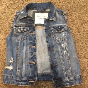 NWOT denim vest